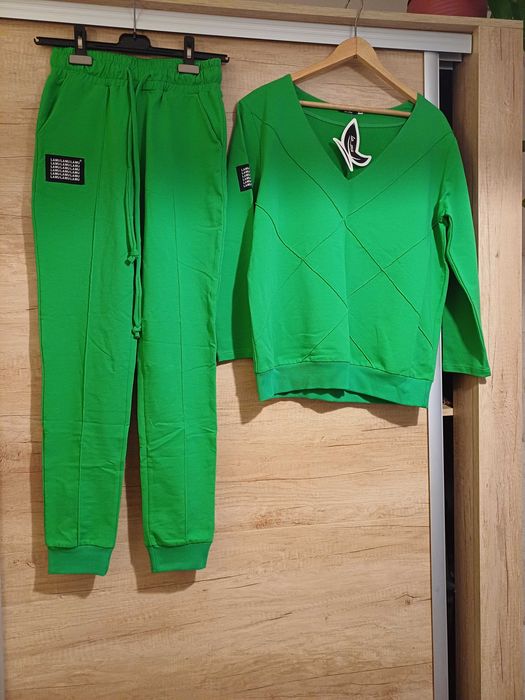 Dres damski piękna zieleń