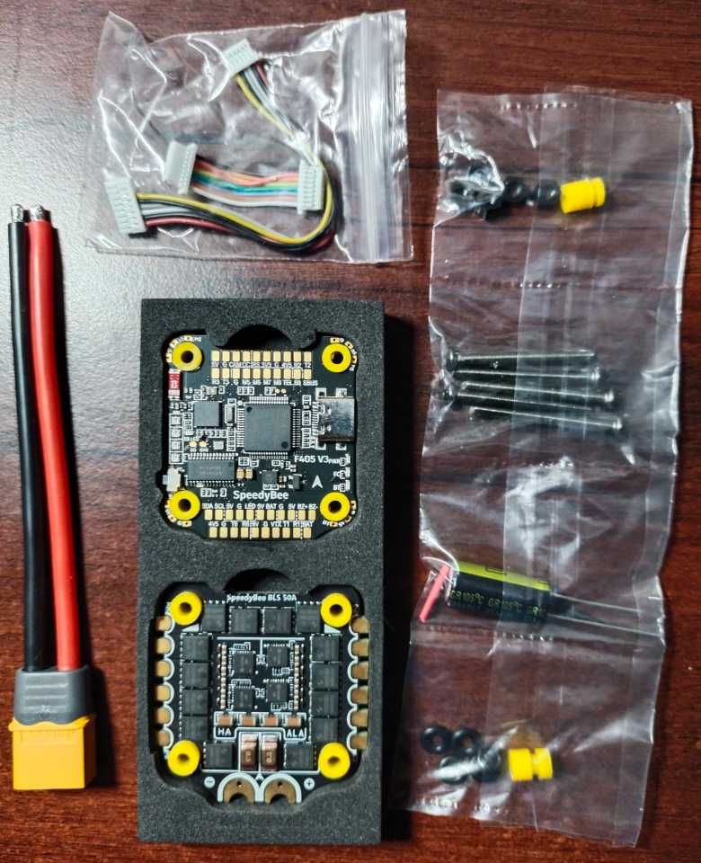 Польотний контроллер стек SpeedyBee F405 V3 50A 30X30 FC+ESC FPV Stack