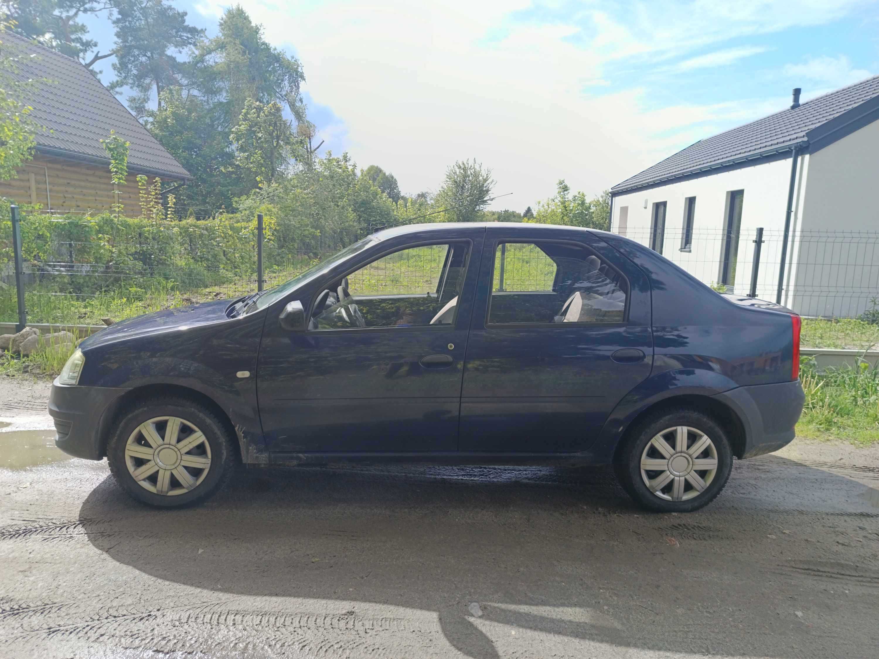 Dacia Logan 2009 r. z niskim przebiegiem