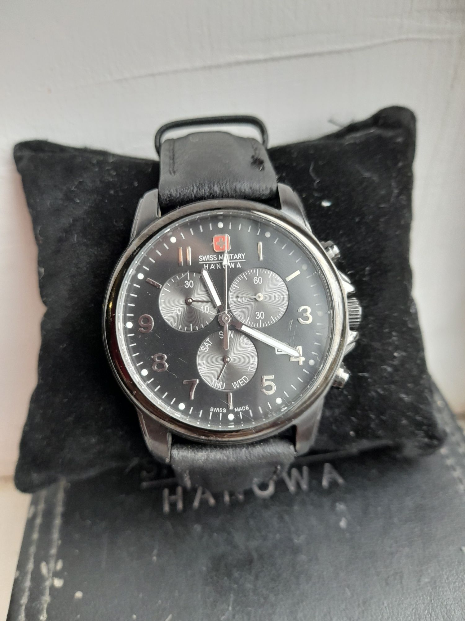 Продам Швейцарський наручний годинник