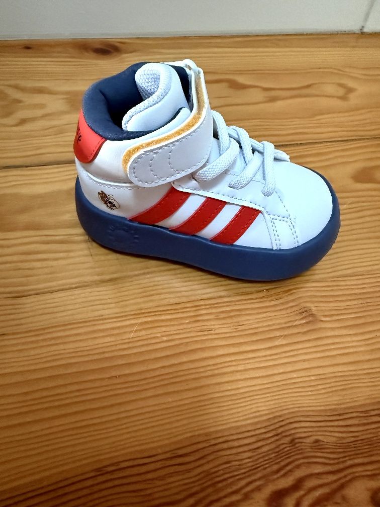 Sapatilhas adidas bebé - tam. 21 (novas)
