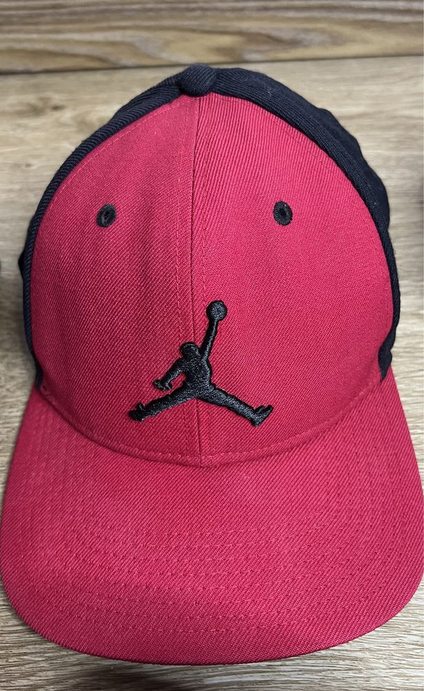 Продам оригінальну кепку NIKE AIR JORDAN