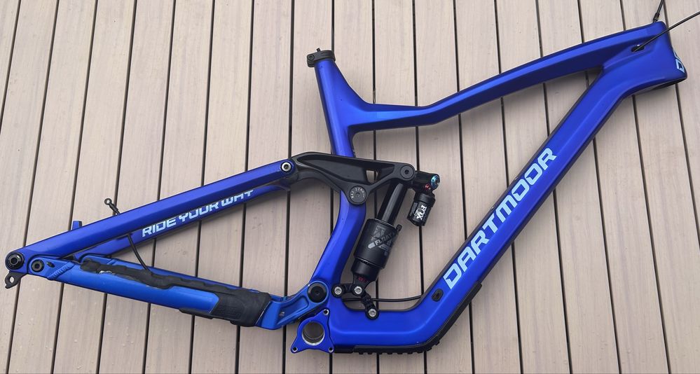 Dartmoor Thunderbird CF L + Fox Float X2