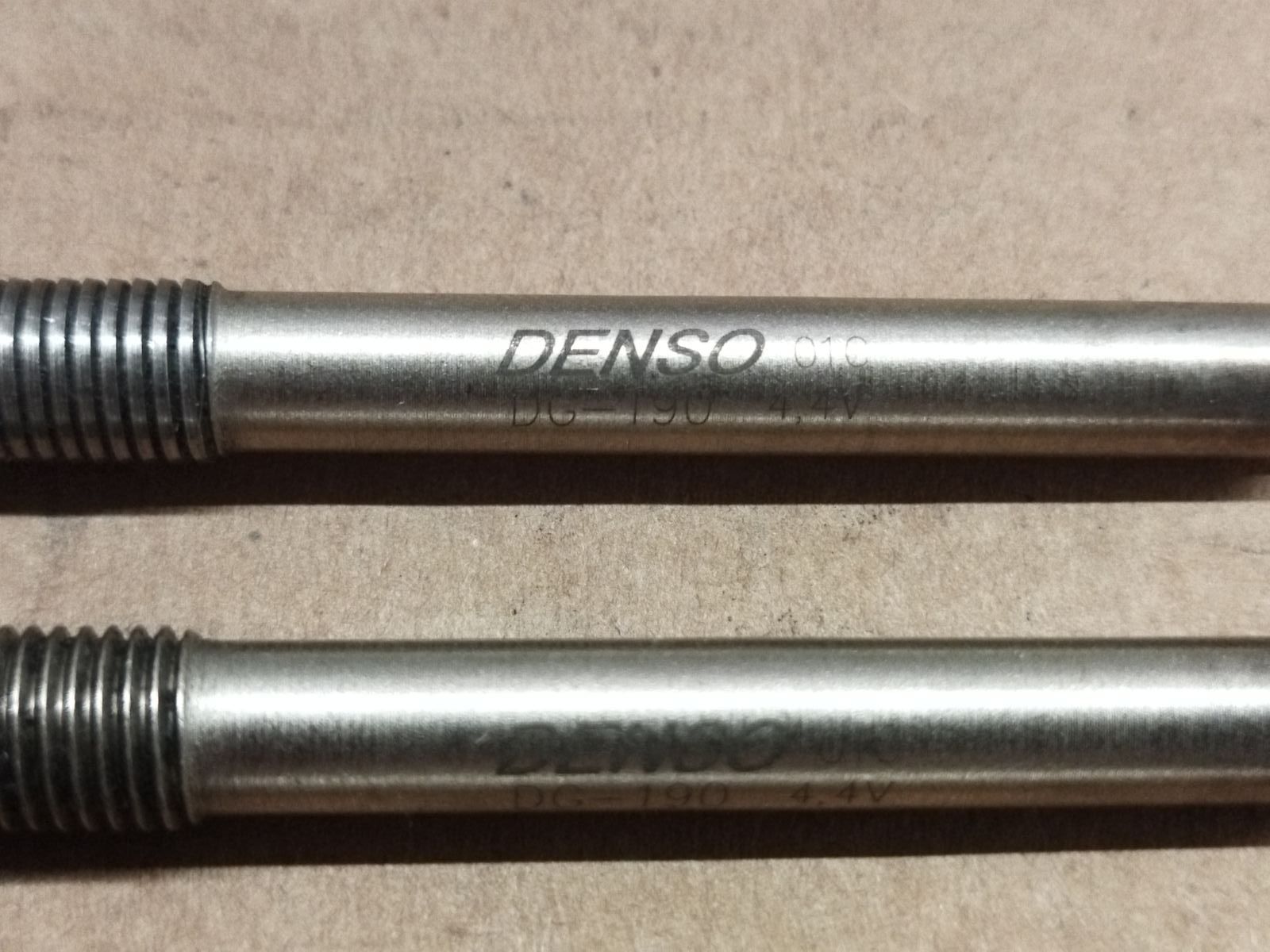 Свеча накала Denso DG-190 4.4v Passat B6 Audi A4 B7 Golf 5 2.0 16v