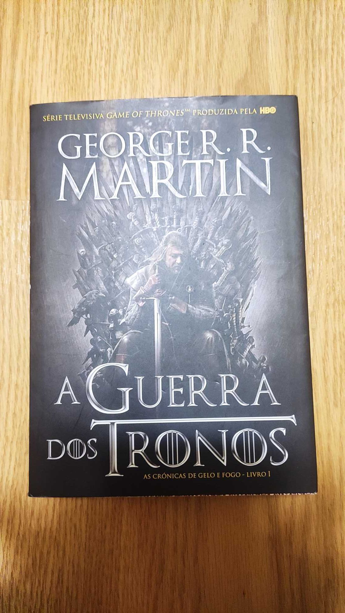 Livro A Guerra dos Tronos volume 1 de George R. R. Martin