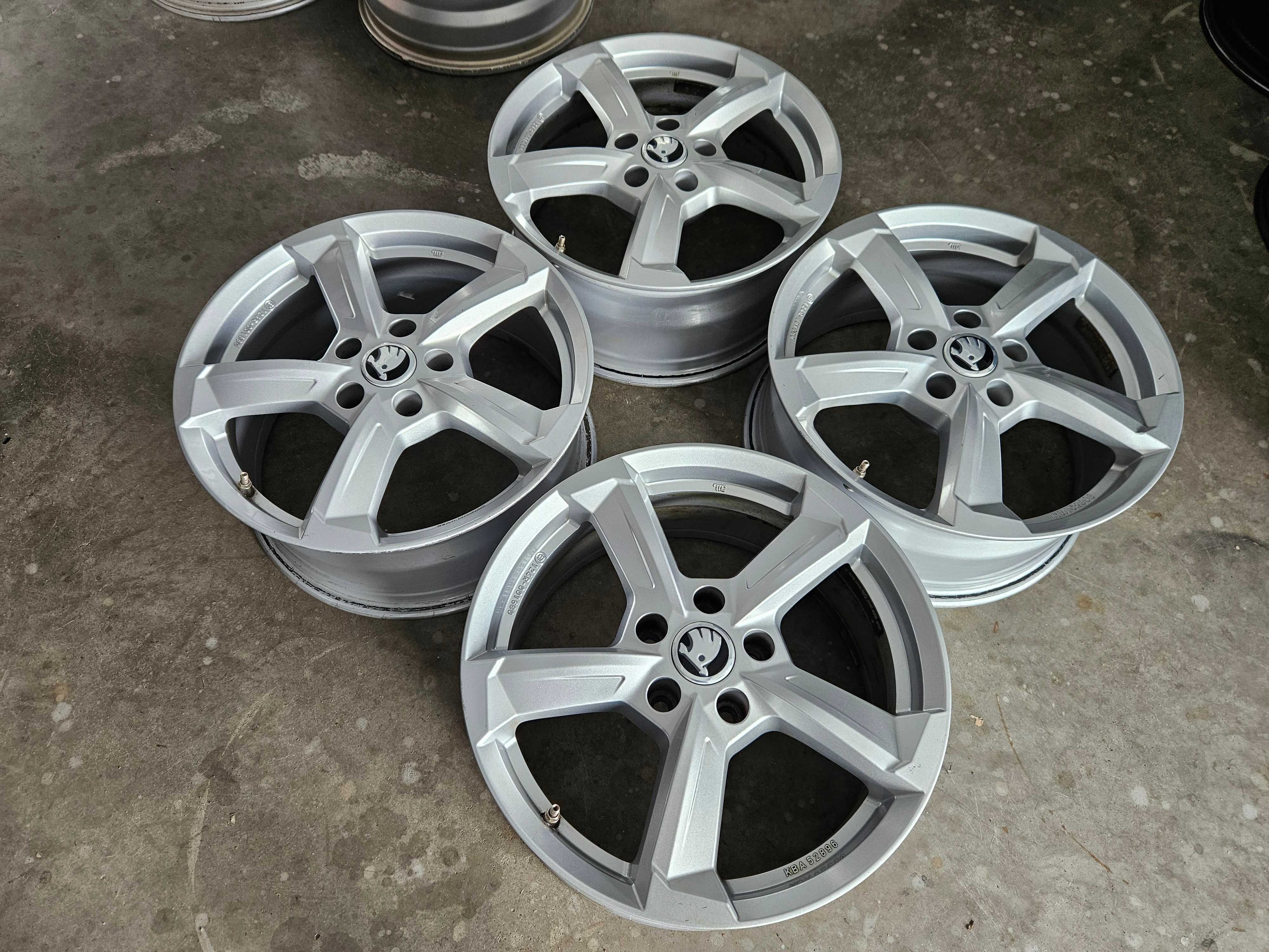 Alufelgi Skoda 17" 5x112 Octavia III IV VRS SuperB Karoq Scout Yeti