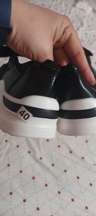 Sapatos de tira mulher