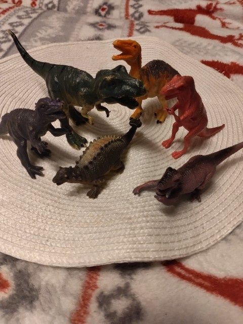 Dinozaury figurki