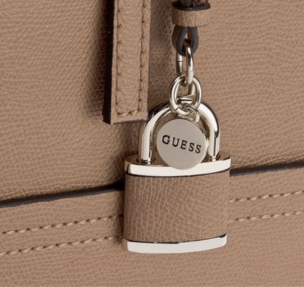 Сумка Guess