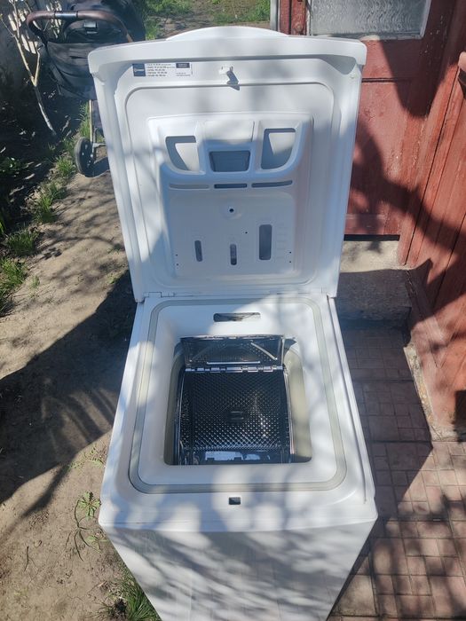 ТЕРМІНОВО ПРОДАМ Пральну машину Indesit BTW D51052 (EU)