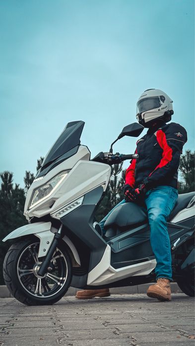 Електроскуткр Like Bike Max 2022рік