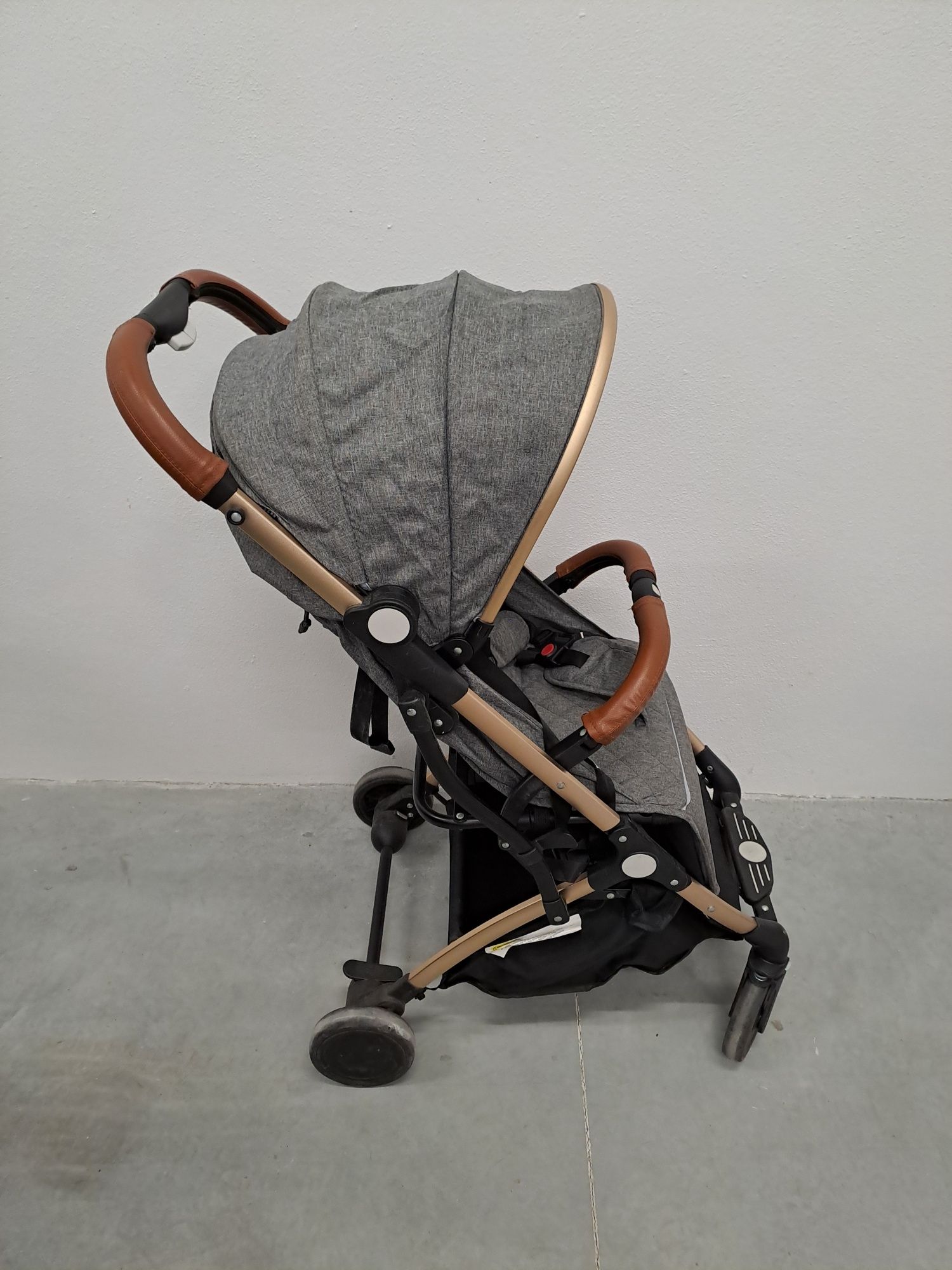 Carrinho de bebé AVIATOR MaxiBaby
