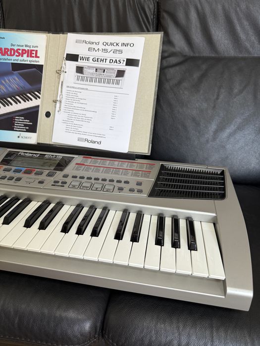 Синтезатор Roland EM-15