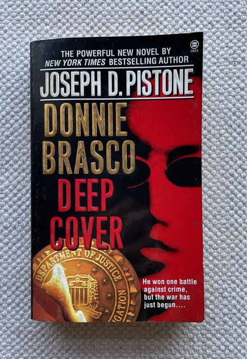 Livro: "Donnie Brasco: Deep Cover", de Joseph D. Pistone