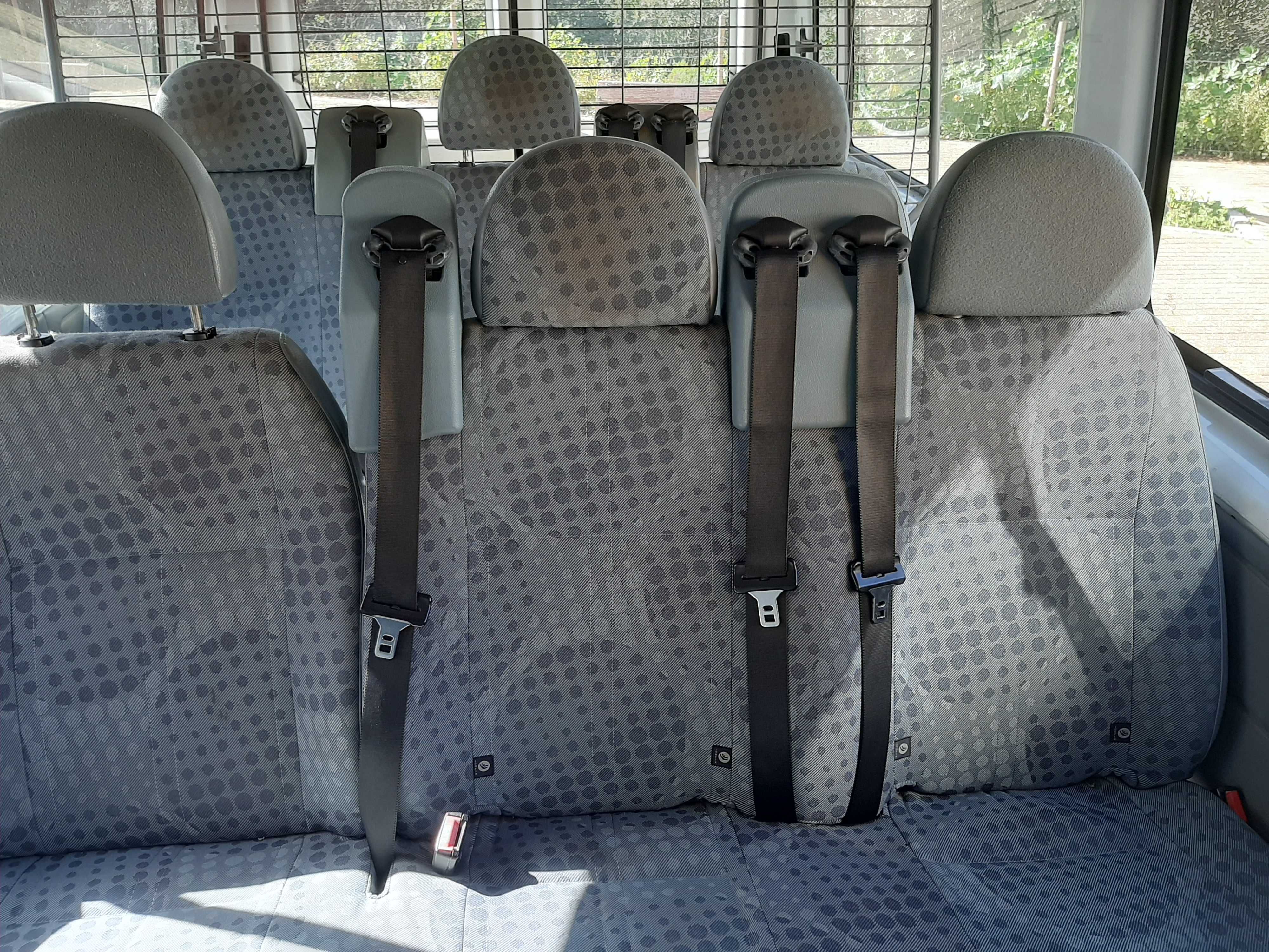 Carrinha Ford Transit Longa de 9 Lugares