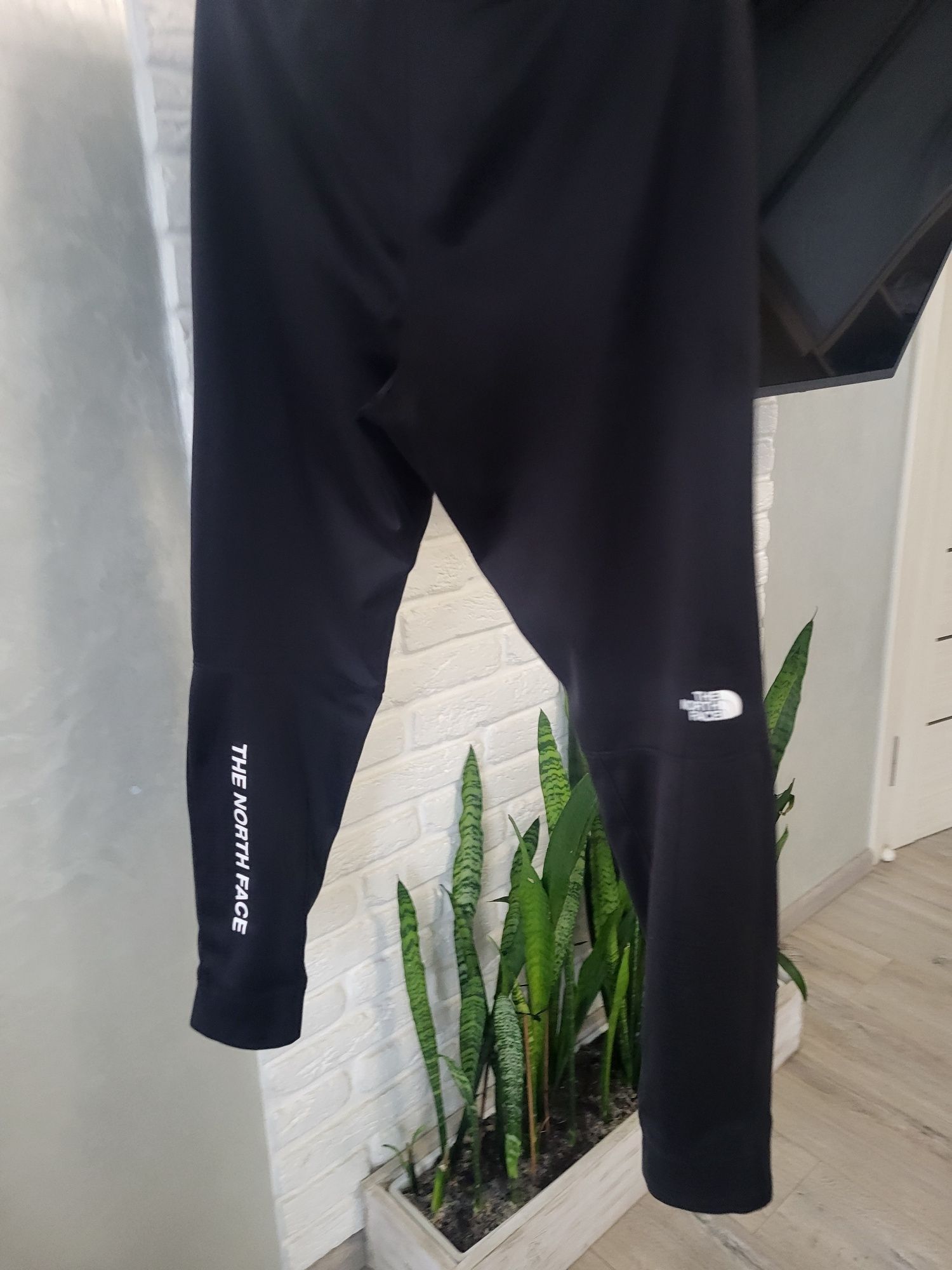 Прдом штани THE north face оригінал.