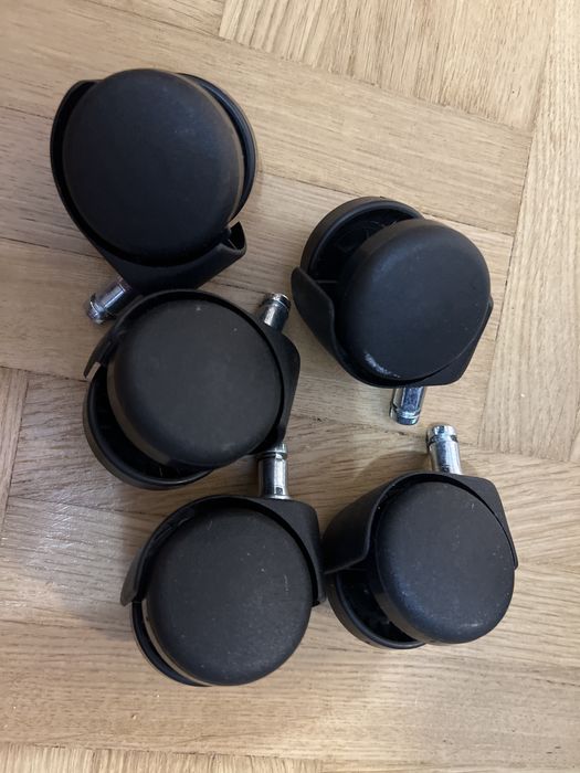 Rezerwacja Kolka do fotela na kolkach