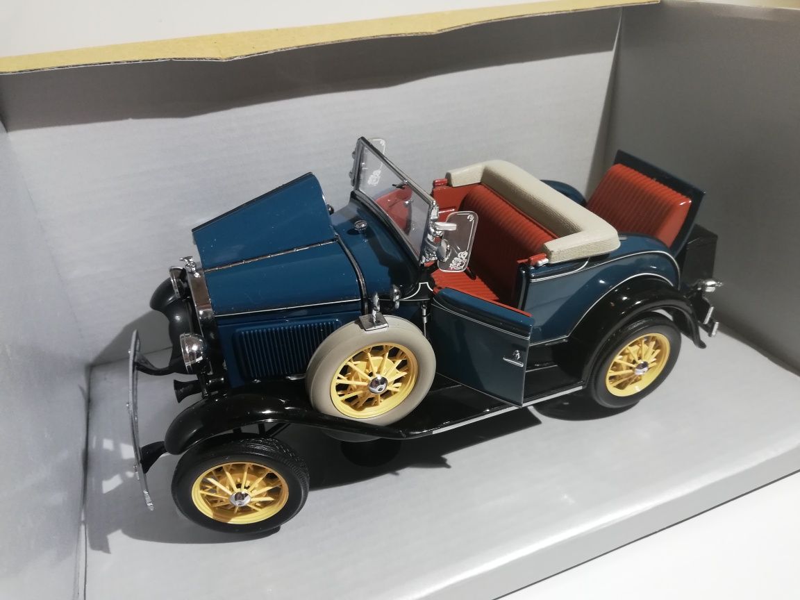 Ford Model A Tudor 1931 1:18 Motor City