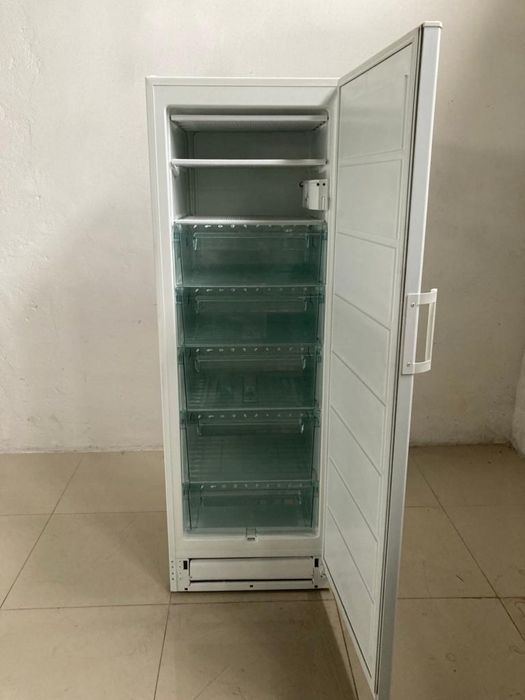 Zamrażarka pionowa szufladowa Electrolux 175 cm