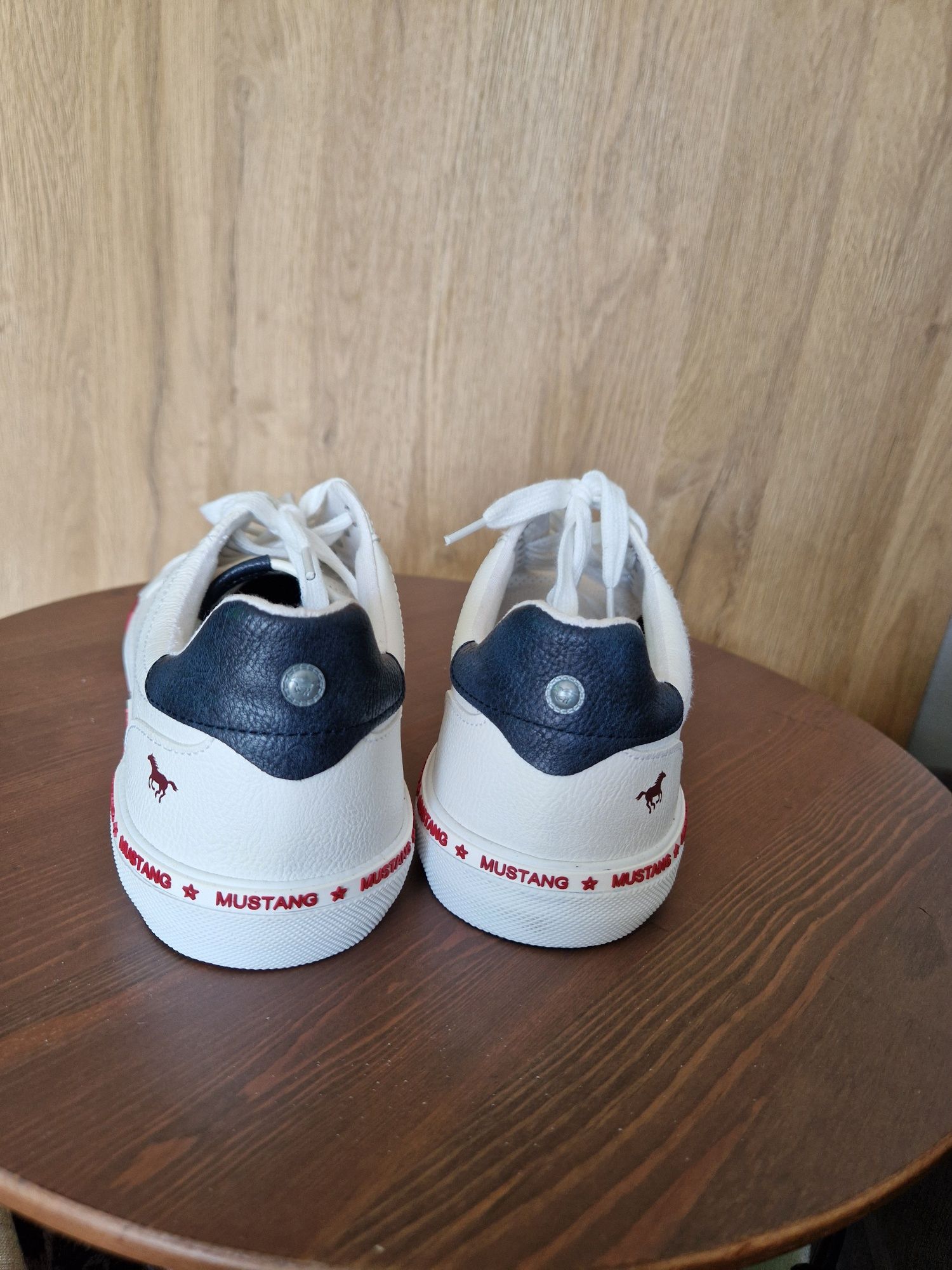 NOWE buty MUSTANG sneakersy adidasy półbuty białe r. 41