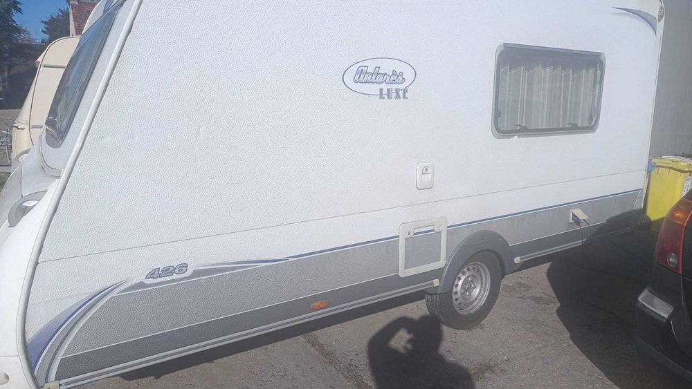 Przyczepa kempingowa Caravelir 5/6 osobowa, łóżka piętrowe dmc 990 km