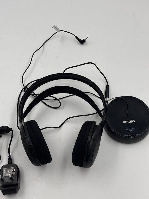 słuchawki bezprzewodowe nauszne philips shc5200 czas pracy 14 h 24 om