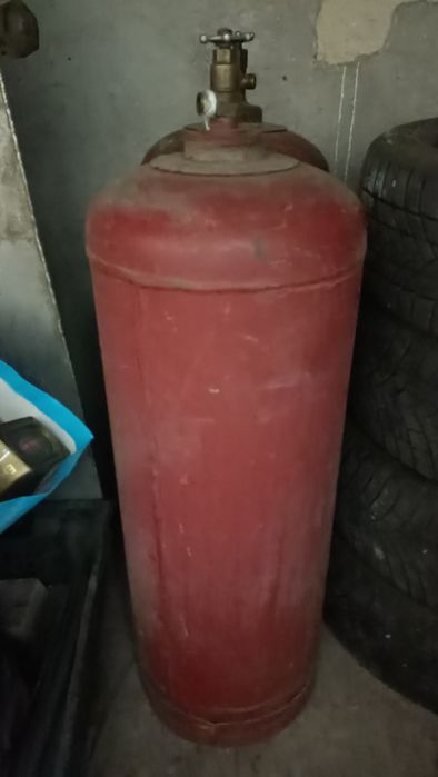 Продам газові балони.