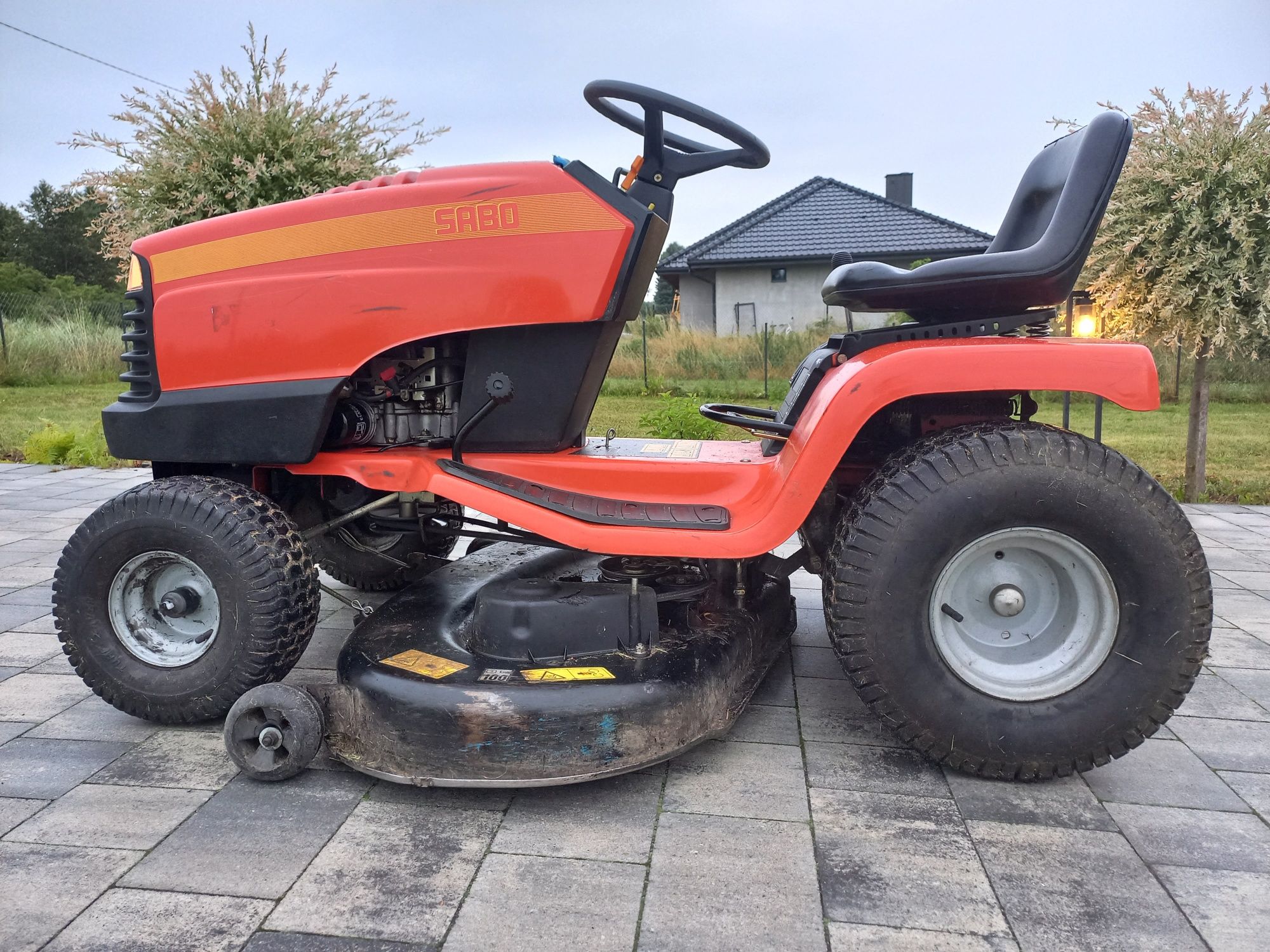 Kosiarka traktorek John Deere SABO 1071 – 17 KM, hydrostat, mocna i ni
