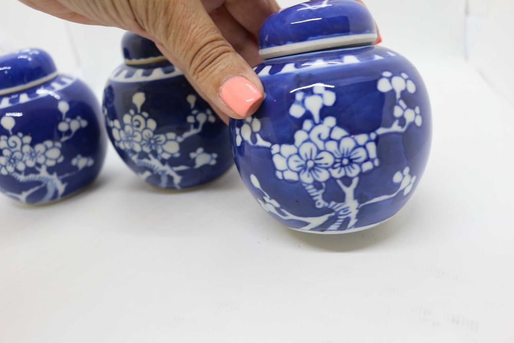 Pote Porcelana Chinesa Ginger Prunus Kangxi Azul e Branco XX 10cm