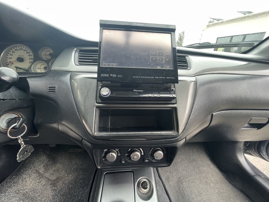 Mitsubishi Lancer 1.6 газ клімат