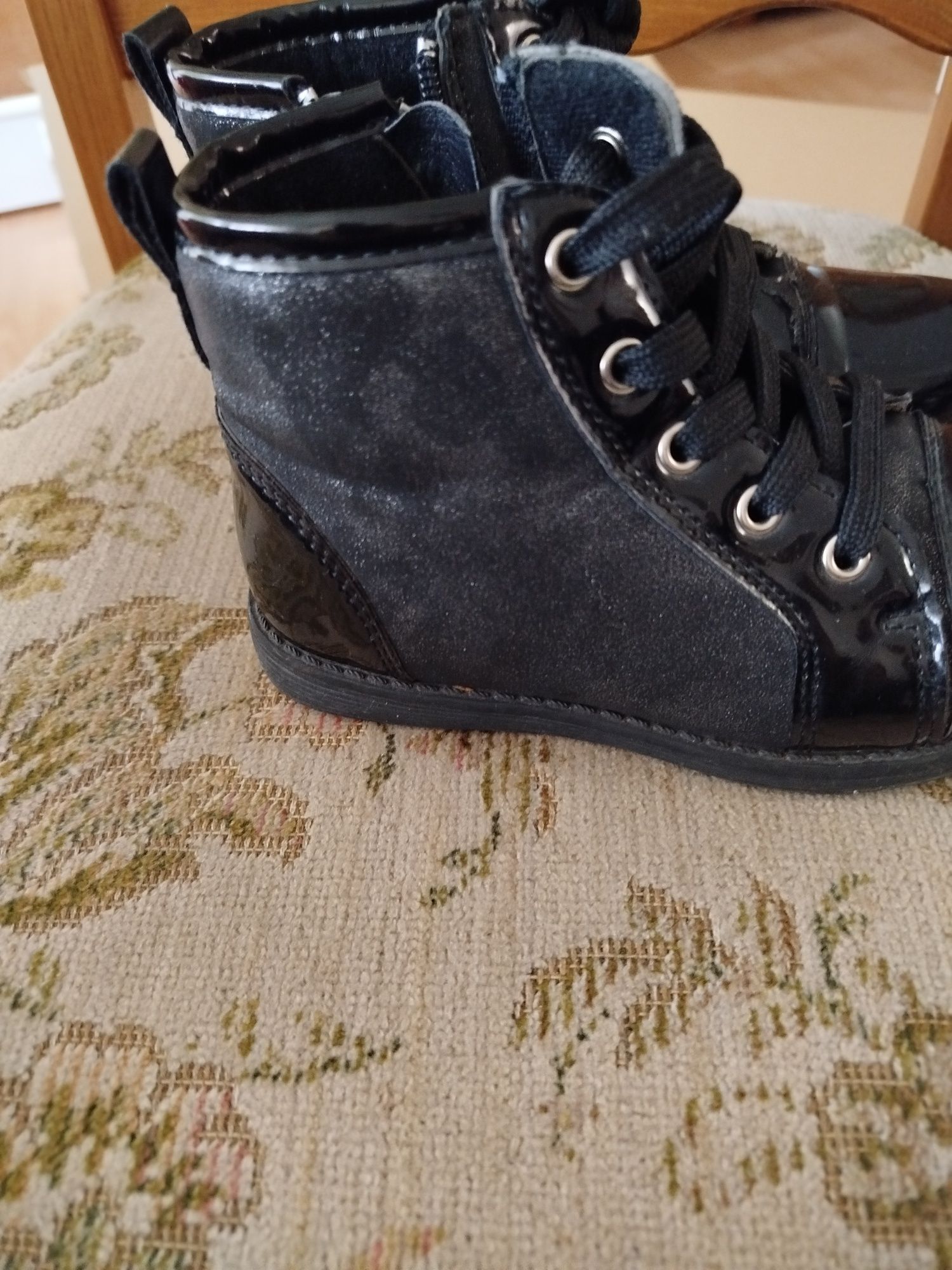 Buty lakierowane