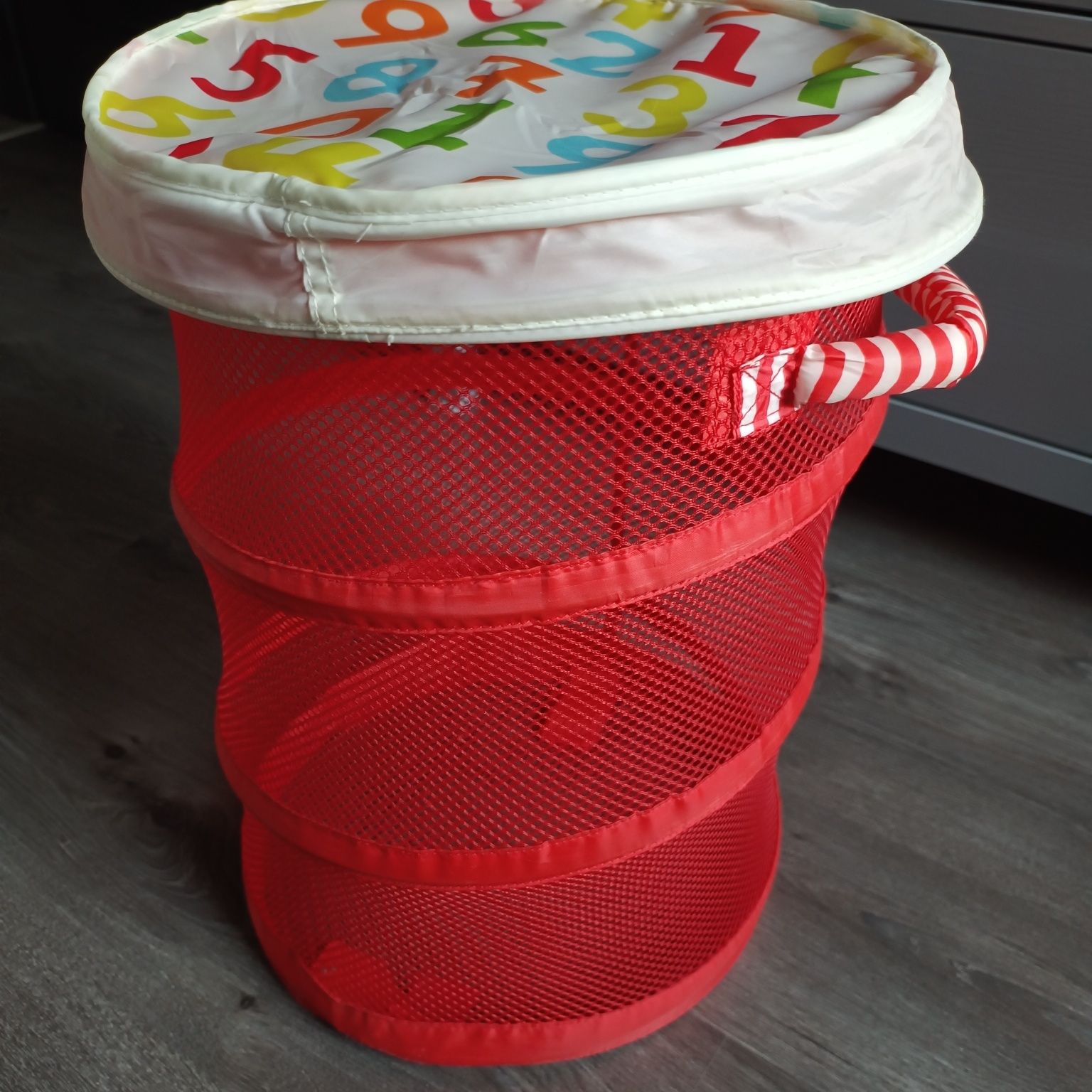 Sprzedam pojemnik z materiału na zabawki ,pluszaki.