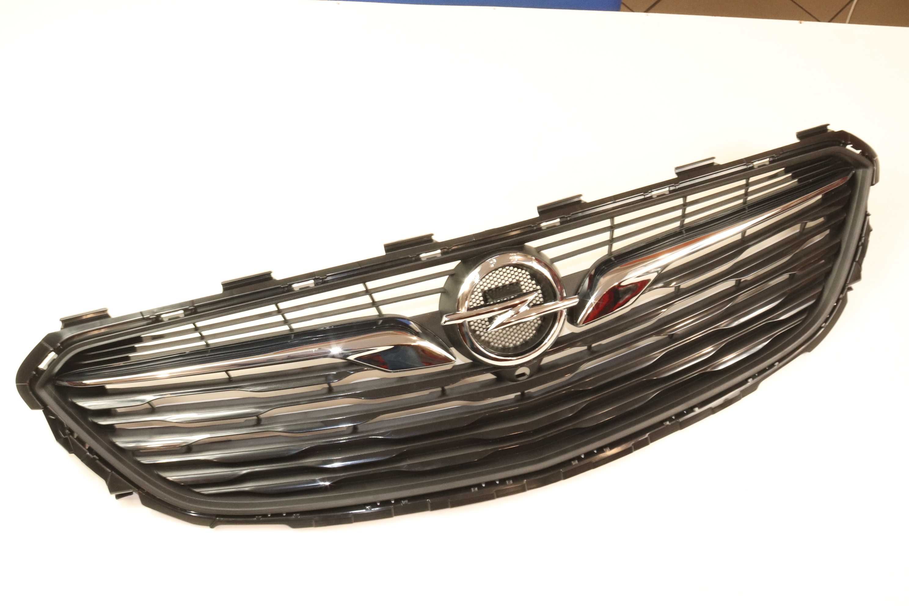 Opel Insignia B 16-20 atrapa grill przód nowa