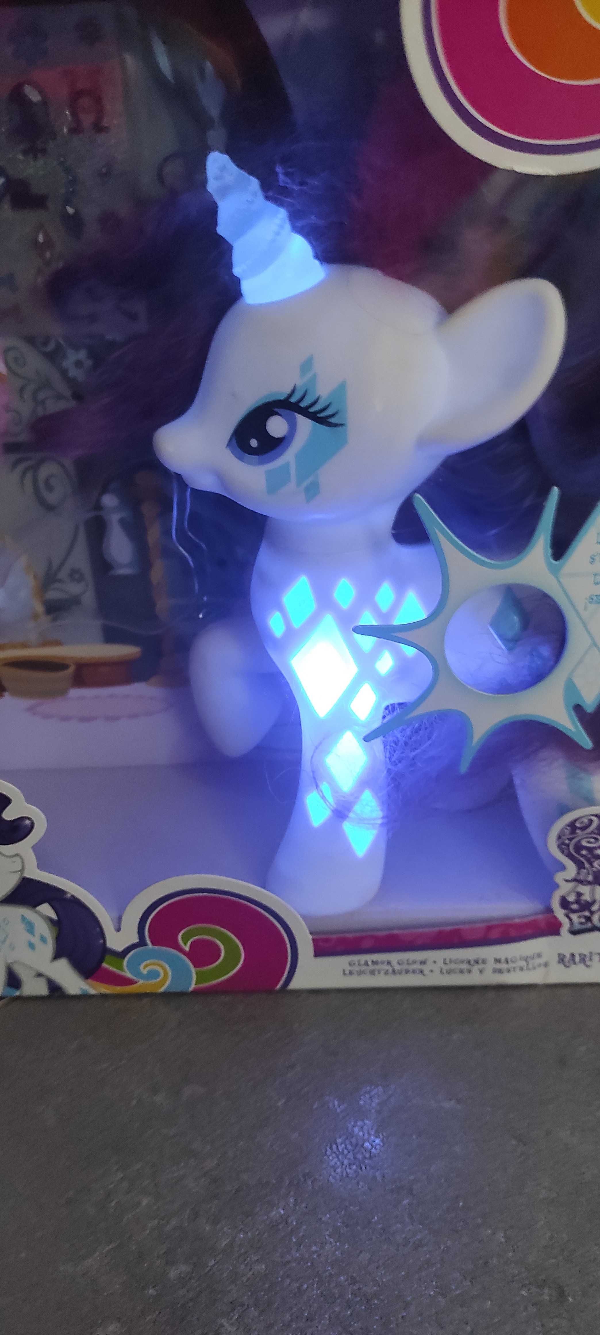 Hasbro My Little Pony świecąca Rarity