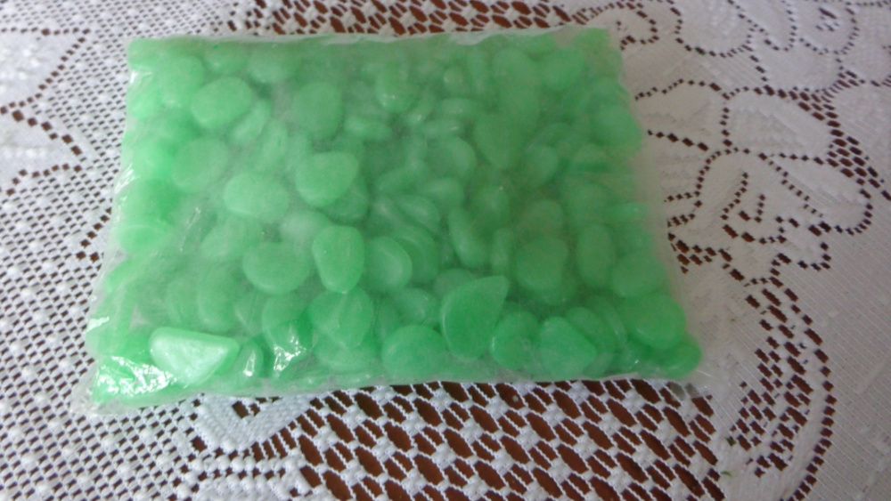 Kamienie Swiecące 300 sztuk fluorescencyjne