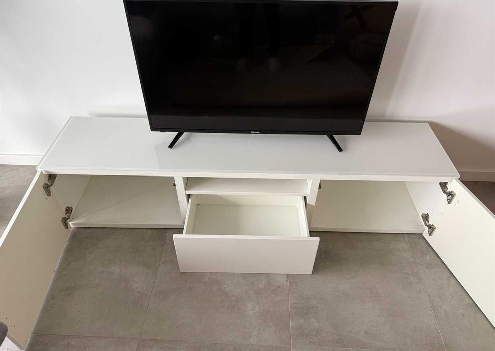 Móvel para TV e Arrumação