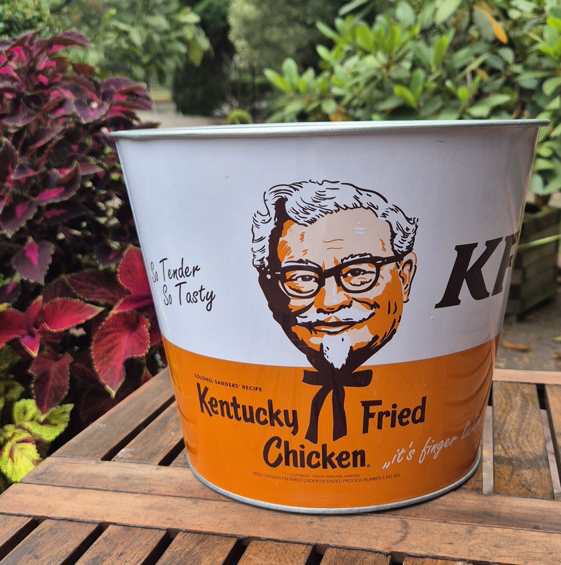 Kubełek metalowy KFC pojemnik metal Kentucky chicken