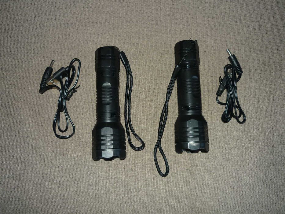 Mini latarka taktyczna LED 2 szt.