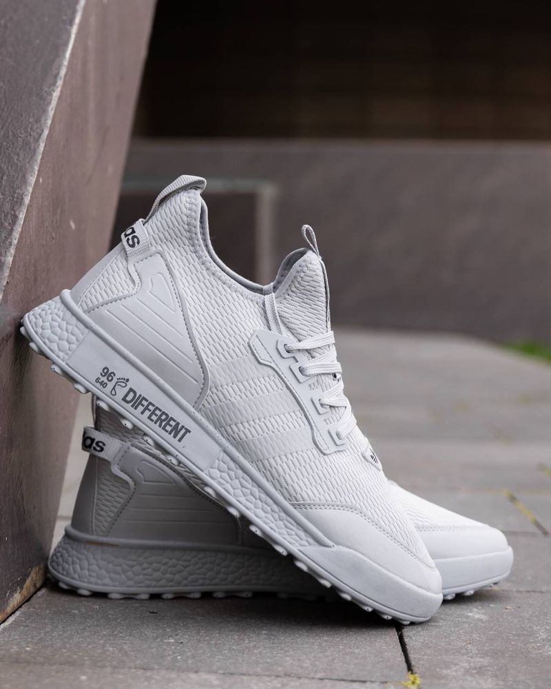 Чоловічі кросівки адідас Adidas Different Silver 40,41,42,43,44