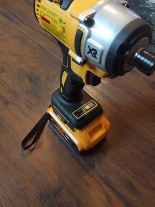 Zakrętarka DeWalt DCF887.