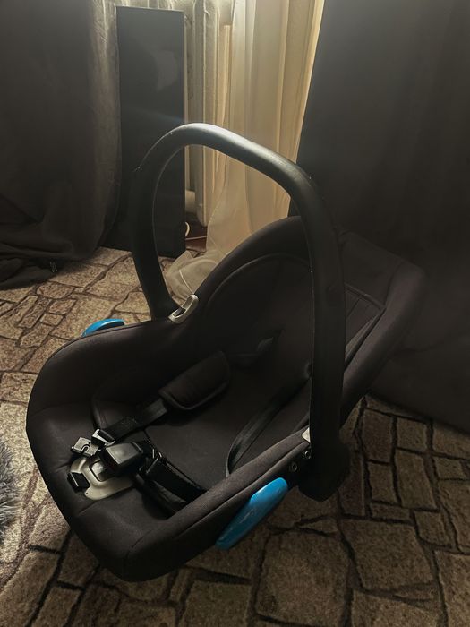 Автокрісло-люлька