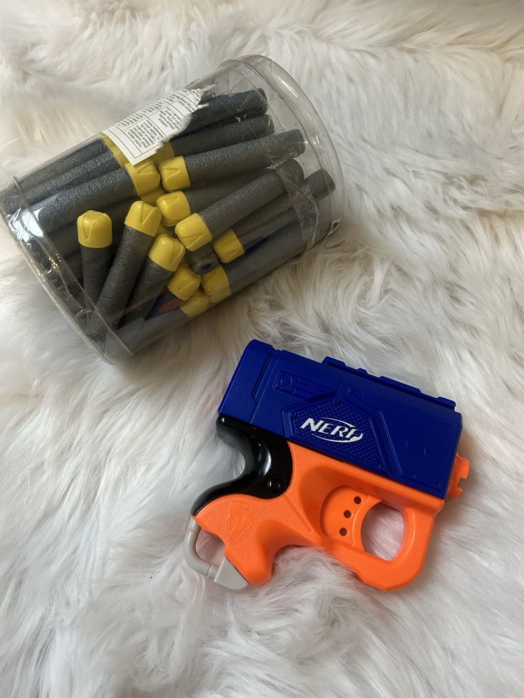 Pistolet Nerf + zestaw strzałek piankowych