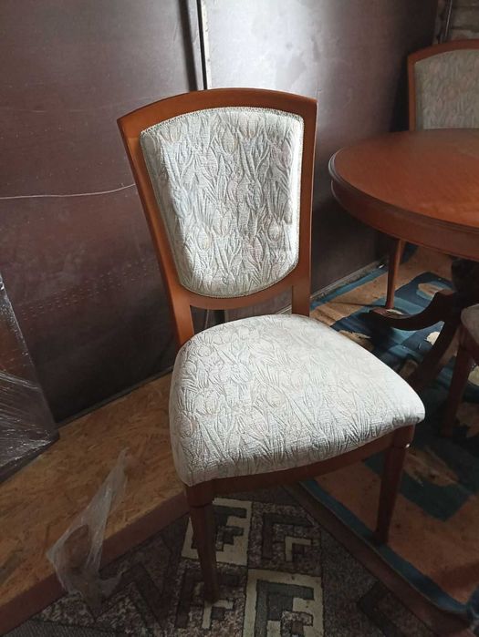 бароко 6 стільців  орех б\у