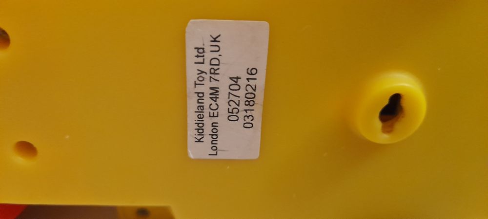 Іграшка на батарейках