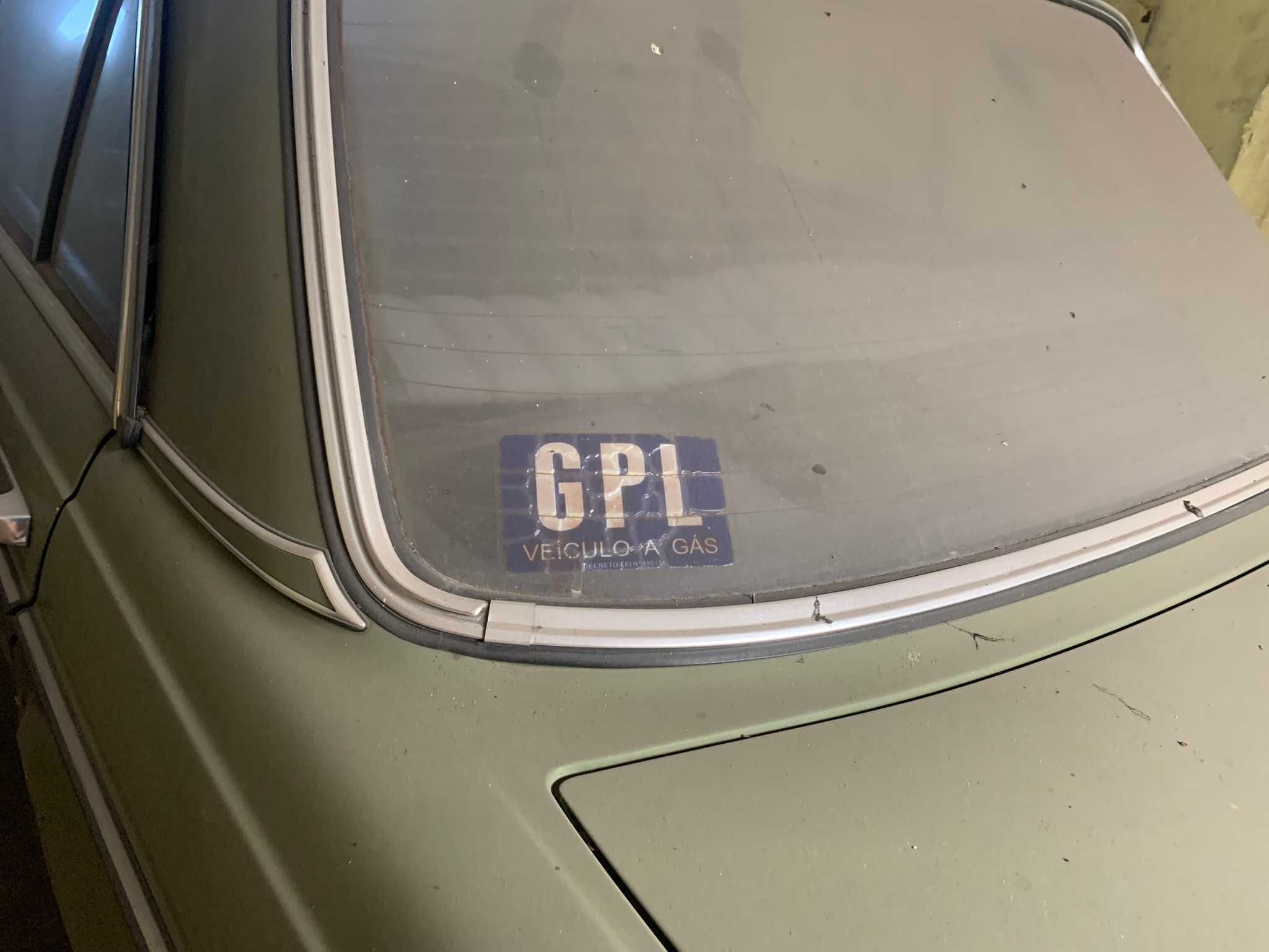 Mercedes-Benz W123 200 (Gasolina/GPL) – Clássico de 1979 | 134.000 km