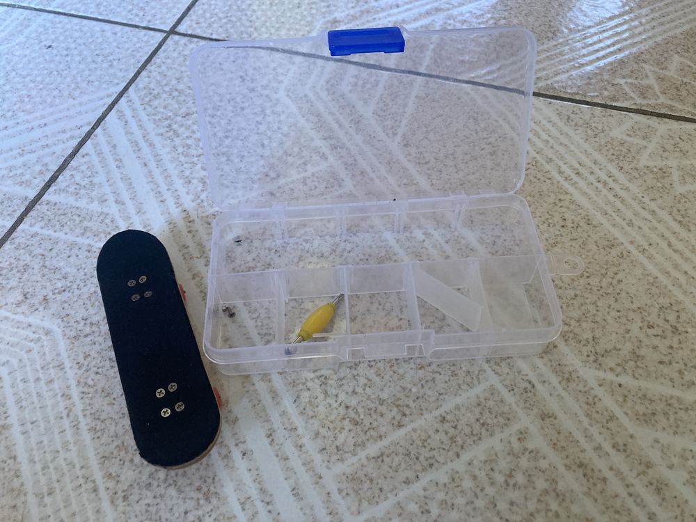 Kit Mini Skate Fingerboard com estojo organizador