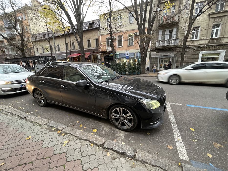 Mercedes benz Е220d 2013