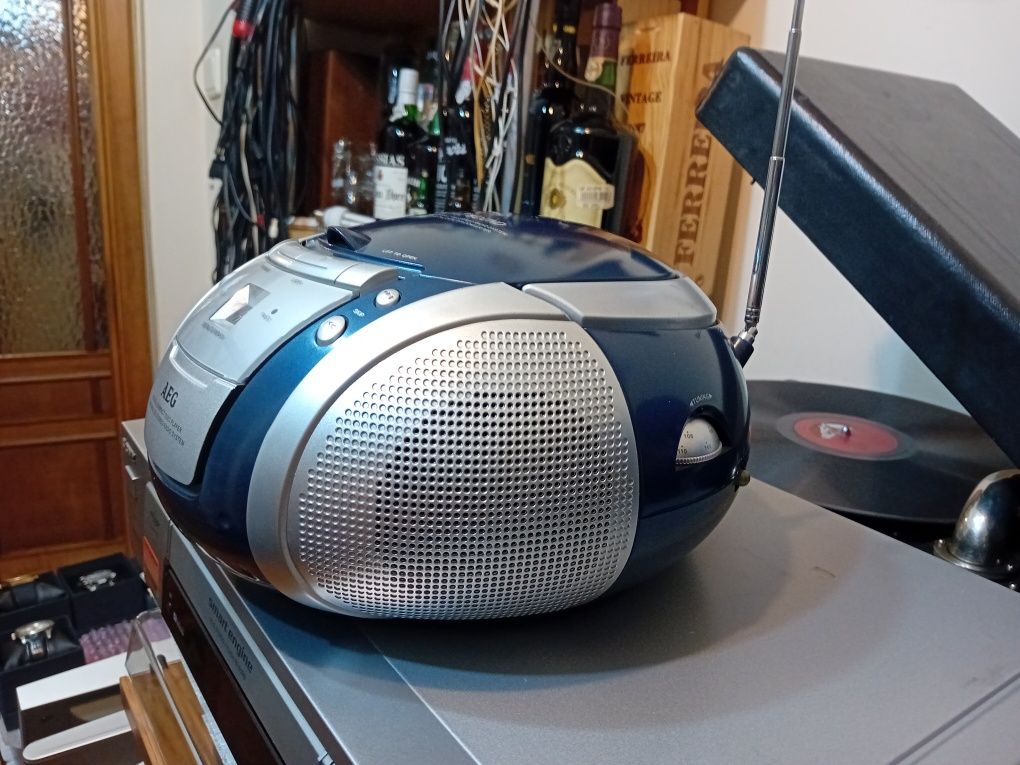 Radio portatil ÁEG