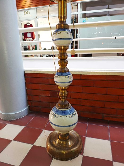 Candeeiro Pé Porcelana Viana