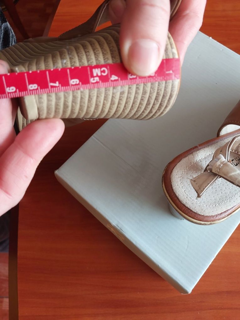 Buty damskie r 40 obuwie b. wygodne okazjonalne HKR Original sandały
